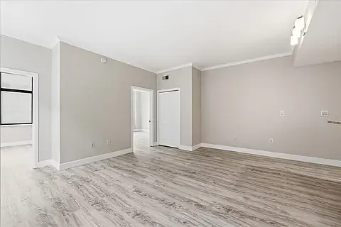 610 Newark St — Photo 6