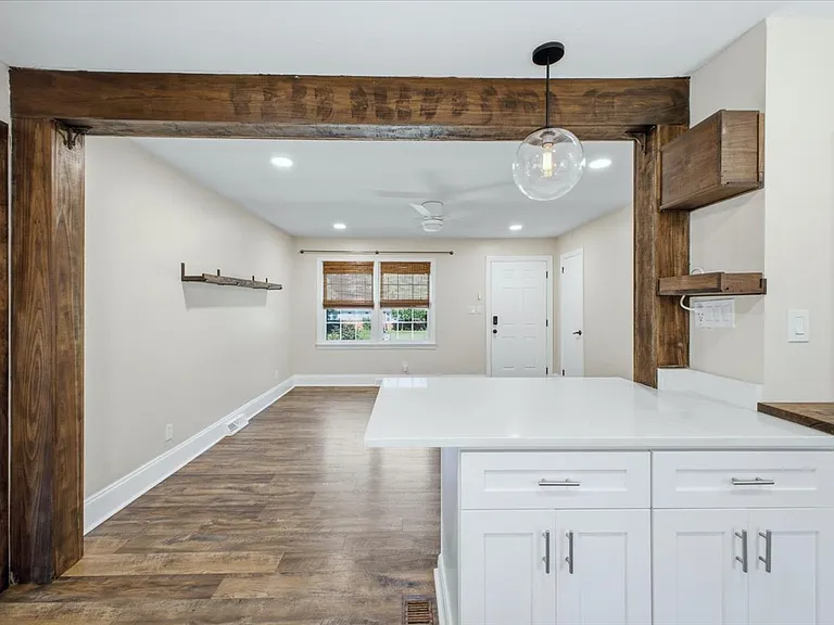 View from Kitchen to Livingrrom