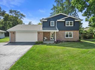 7111 N Rockledge Ave, Glendale, WI 53209