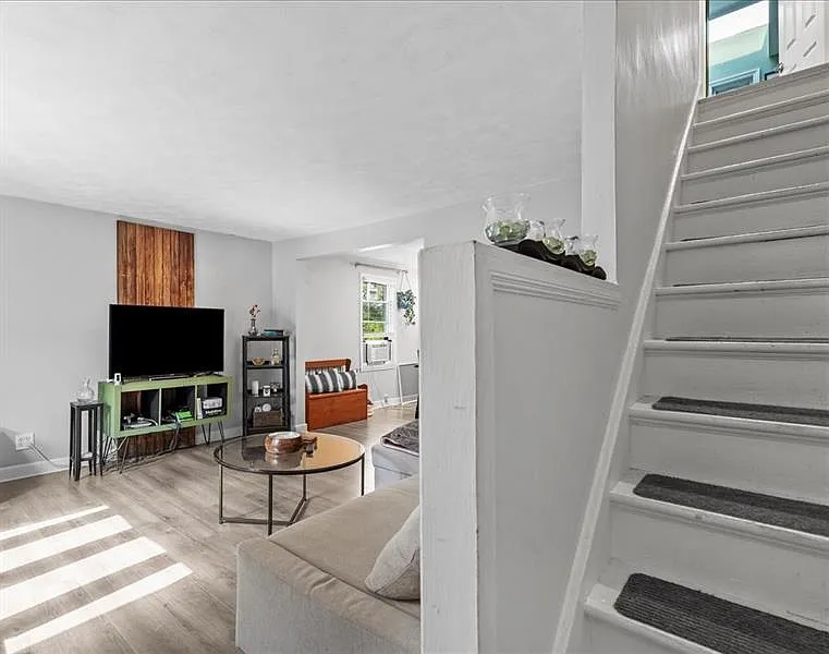 2 bed, 1.5 bath, 1000 sqft, $1,700 — Photo 4