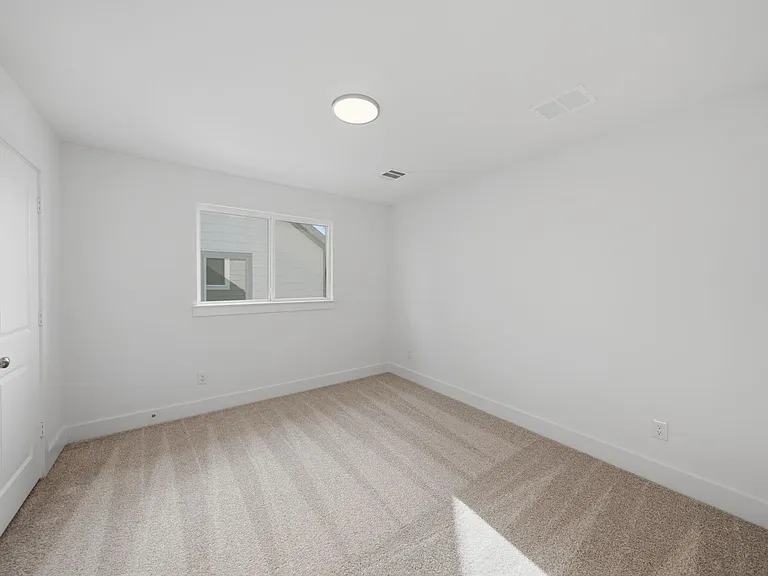 328 Chestnut St — Photo 18