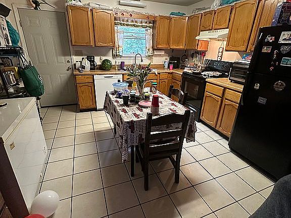 4th image of 180 Shoemaker Ct