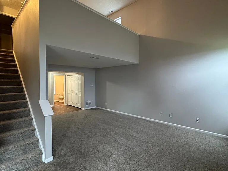 644 Springtree Ln — Photo 6