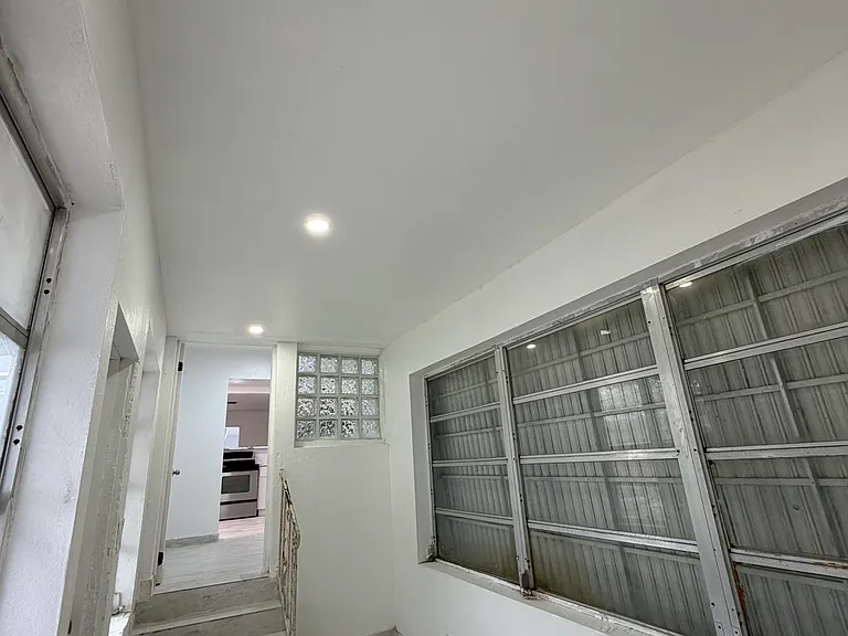 1916 Wilson St — Photo 12