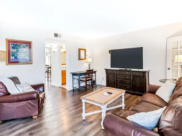 4848 Westport Rd, Louisville, KY 40222