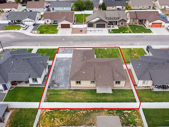 5th image of 1362 Haizlee Way