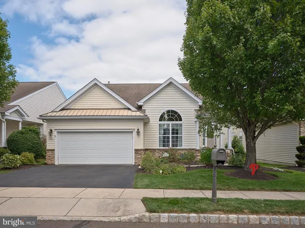 1111 Sterling St, Warminster, PA 18974