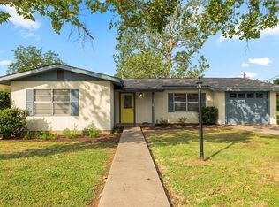 331 W Nimitz St, Fredericksburg, TX 78624