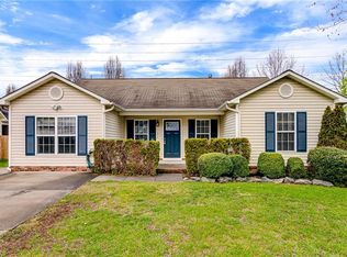 1419 Hawkcrest Ln, Winston Salem, NC 27127