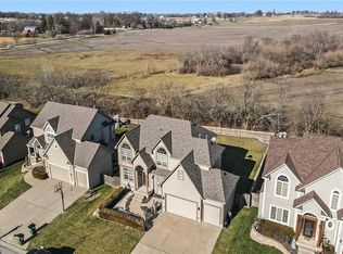 900 SW 33rd St, Lees Summit, MO 64082