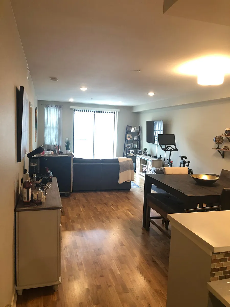 Building Photo - 360 S Lafayette St #205