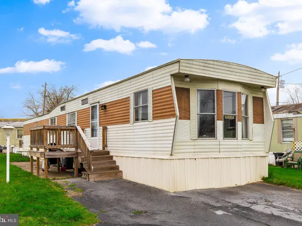 5 Caravan Ct, Middletown, PA 17057