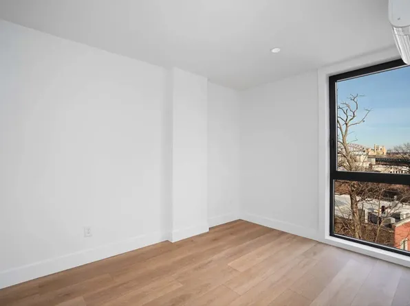 23-33 Astoria Boulevard image 6 of 12