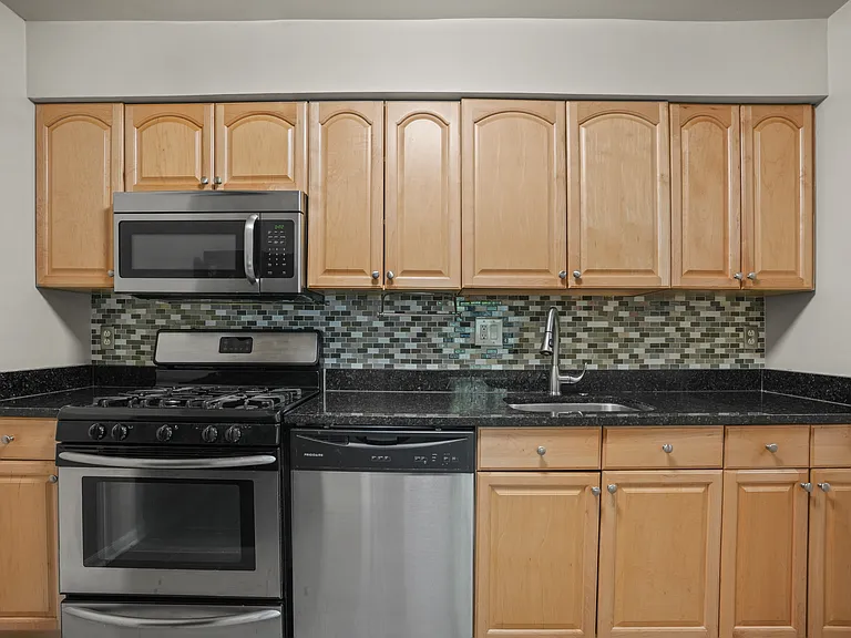 9695 Hitching Post Ln #H — Photo 12
