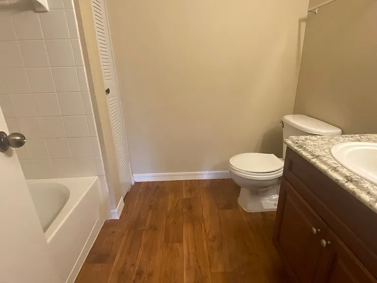 Waterford Pointe Apartments — Photo 34
