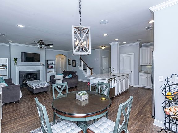4th image of 3904 Percheron Dr