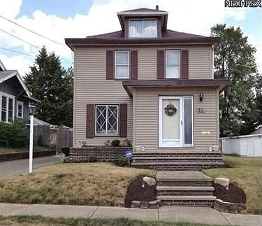 111 Glenn St photo 1