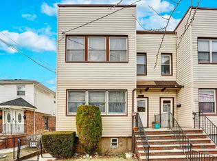 4344 166th St, Flushing, NY 11358