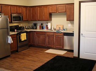3743 Ravenwood Cir, Waterloo, IA 50702