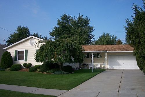 1st image of 70 Fairview Dr