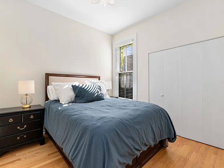 2112 N Dayton St — Photo 24