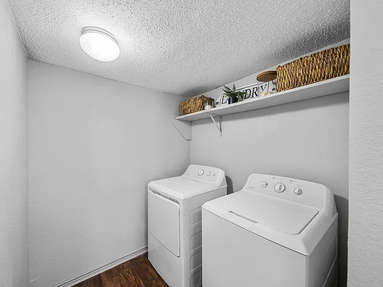 Trinity Apartments — Photo 37