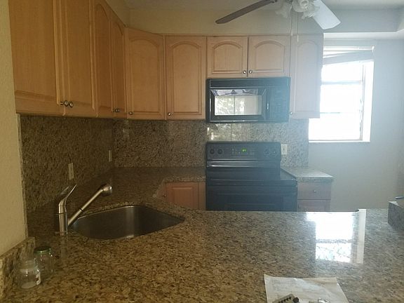 4th image of 2903 Point East Dr