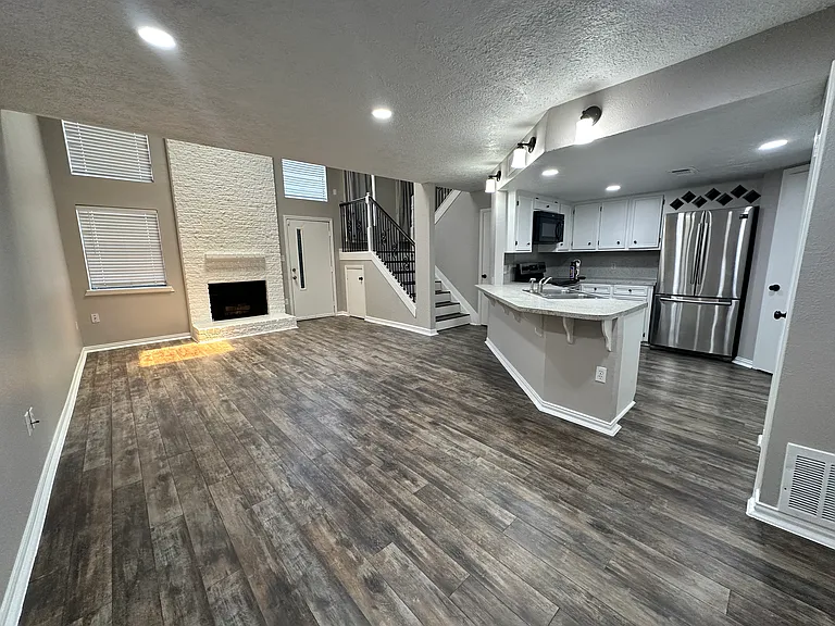 Dining Area Overlook to Kitchen