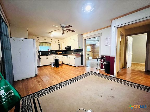 4th image of 305 Yale St