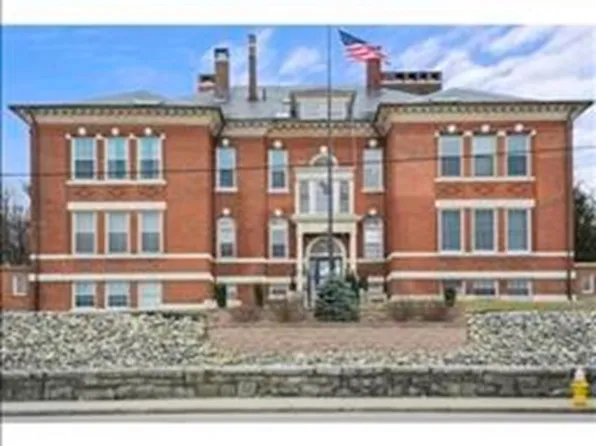 926 Southbridge St APT 10, Worcester, MA 01610