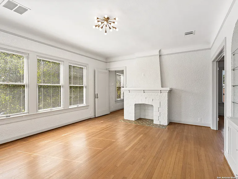 331 W Elsmere Pl #102 — Photo 9