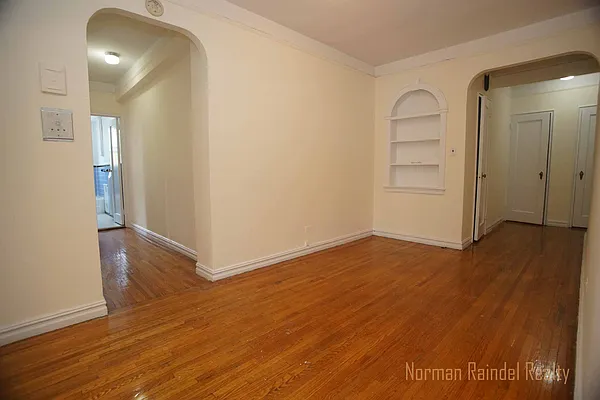 Rented by Norman Raindel, LREB | media 26