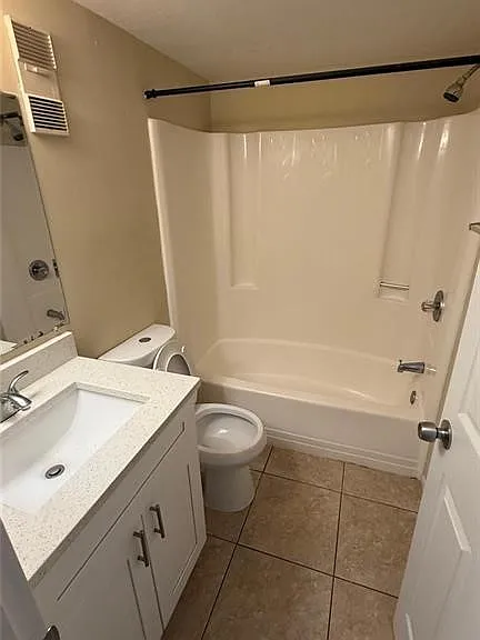 2680 Park Windsor Dr #503 — Photo 7
