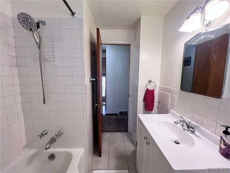 480 W Hazeltine Ave — Photo 15