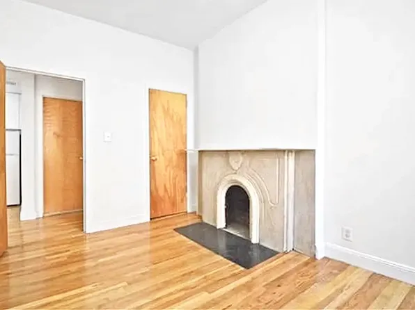 361 West 20th Street image 6 of 6