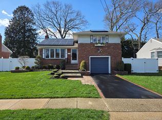 21 Nevin Terrace, Massapequa Park, NY