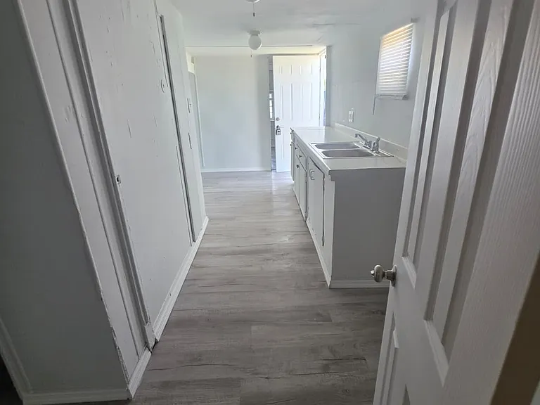 180 Mosley Rd — Photo 4
