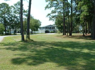 710 Shoreline Dr E, Sunset Beach, NC 28468