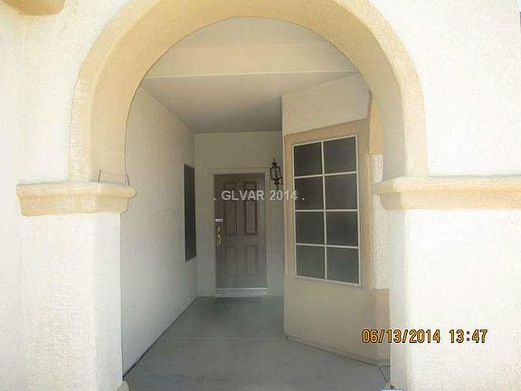 3rd image of 575 Cypress Gardens Pl