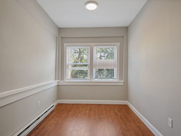 4th image of 619 Parkwyrth Ave APT 2