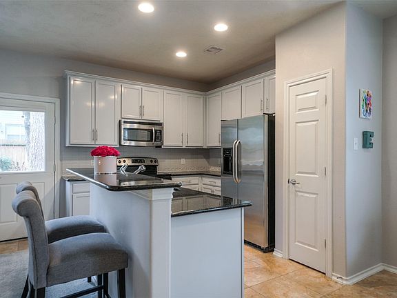 4th image of 22 Whitekirk Pl