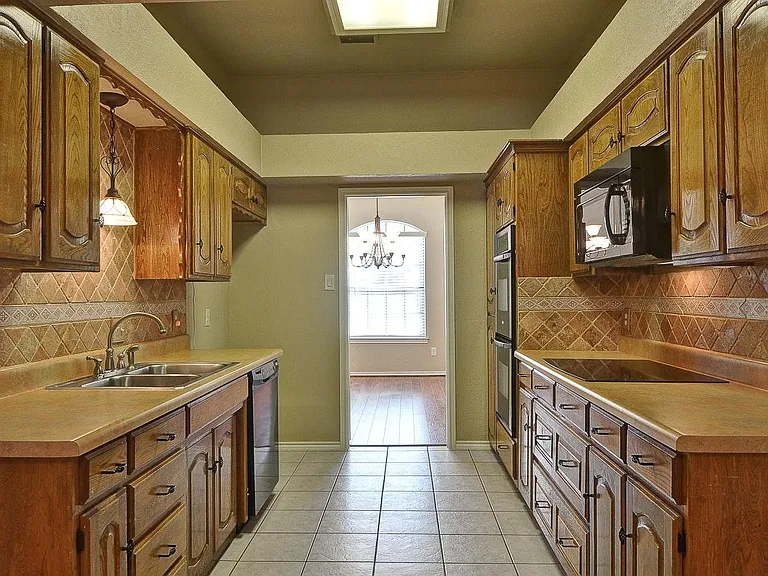 316 Bremen Dr — Photo 6