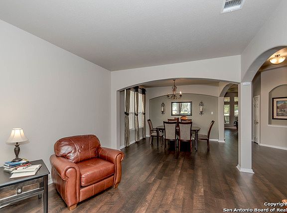 5th image of 258 Royal Troon Dr