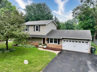 9403 Ballard Rd, Crystal Lake, IL 60014