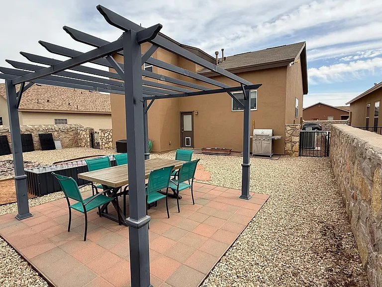 3575 Sierra Del Sol Ave — Photo 2