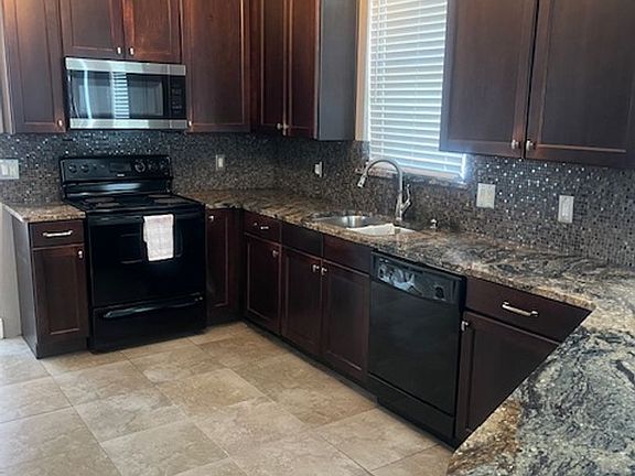 3rd image of 5575 Berwood Dr