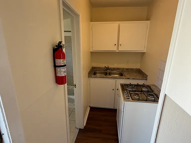 8500 Hickory St — Photo 5