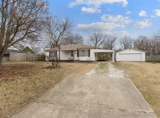 809 W 5th St, Ada, OK 74820