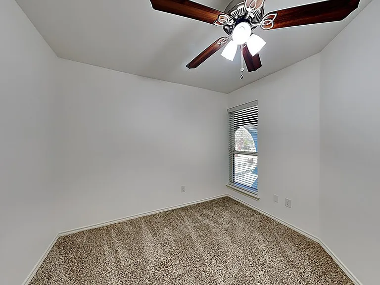 4322 Duck Pond Ln — Photo 18