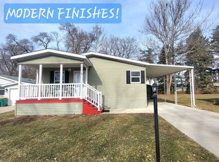 236 Parkwood Rd #40, Elgin, IL 60123